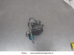 O205791 Gebruikte brandstofpomp mechanisch Nissan Micra