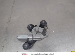 O205824 Gebruikte ruitenwissermotor achter Renault Megane