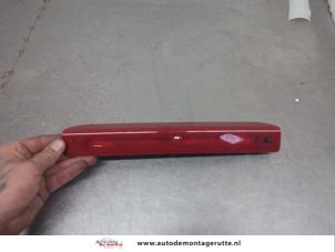 O205832 Gebruikte extra remlicht midden Renault Megane