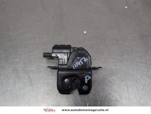 O205833 Gebruikte achterklep slotmechaniek Renault Megane