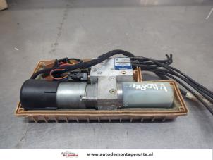 O205861 Gebruikte cabriodak motor Opel Tigra