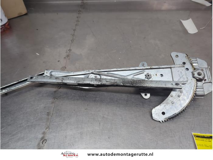 Gebruikte Ruitmechaniek 2Deurs links-voor Nissan Micra O205862