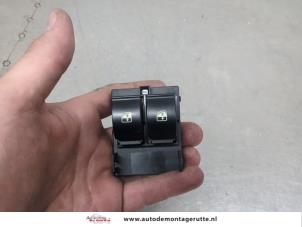 O205868 Gebruikte elektrisch raam schakelaar Fiat Fiorino