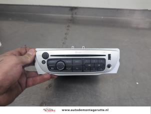 O205879 Gebruikte radio Renault Megane