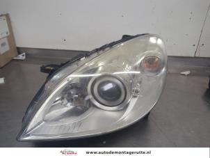 O205899 Gebruikte linker koplamp Mercedes B-Klasse