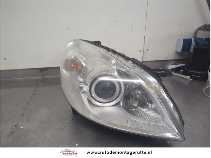 Gebruikte Koplamp rechts Mercedes B-Klasse O205910