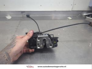 O205914 Gebruikte slotmechaniek portier 4deurs links-voor Renault Modus