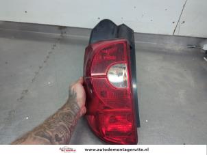 O205929 Gebruikte achterlicht links Mitsubishi Colt