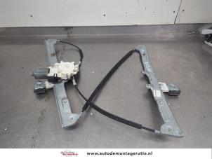 O205932 Gebruikte ruitmechaniek 4deurs links-voor Mitsubishi Colt