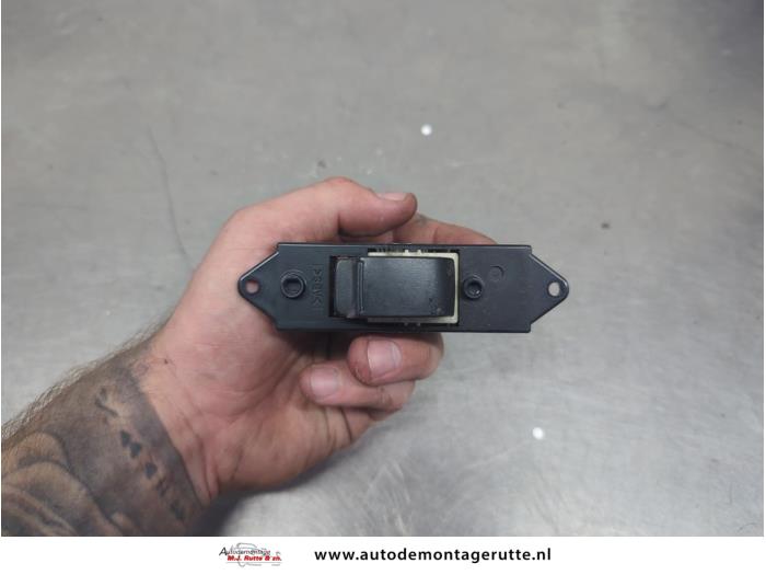 Gebruikte Elektrisch Raam Schakelaar Mitsubishi Colt O205933