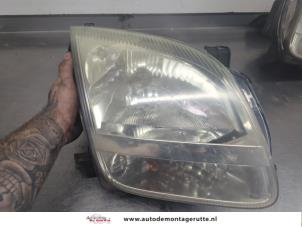 O205948 Gebruikte rechter koplamp Suzuki Ignis