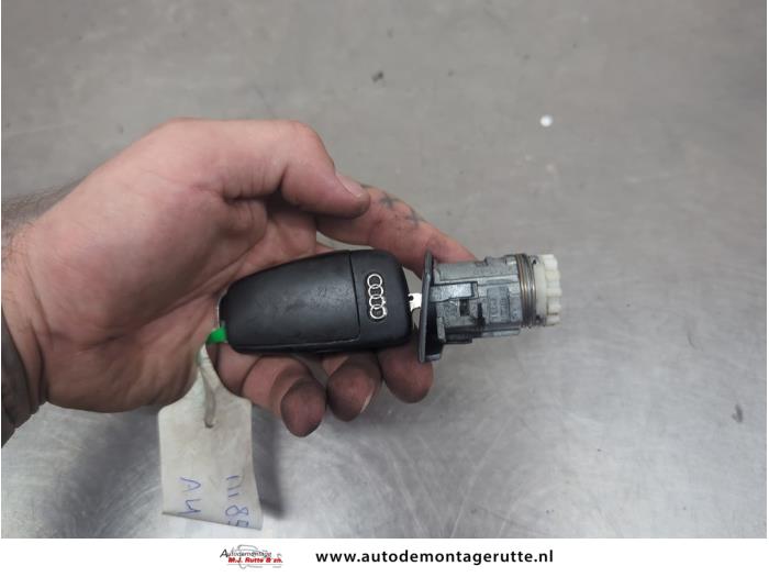 Gebruikte Cilinderslot Portier links Audi A4 O205965