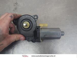 O206001 Gebruikte raammotor portier Ford Fiesta