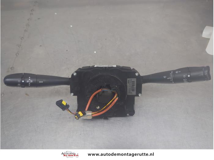 Gebruikte Stuurkolomschakelaar Citroen C2 O206009