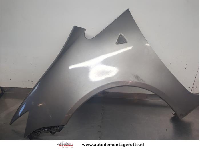 Gebruikte Spatbord links-voor Mitsubishi Colt O206027