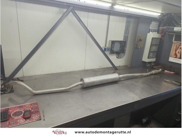 Gebruikte Uitlaat Middendemper Opel Corsa C (F08/68) 1.2 16V Twin Port Prijs op aanvraag aangeboden door Autodemontage M.J. Rutte B.V.