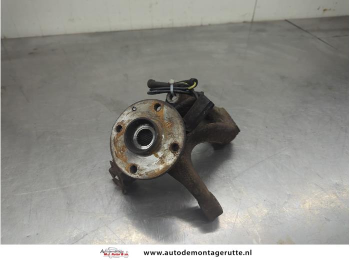 Gebruikte Asschenkel links-voor Toyota Aygo O206082