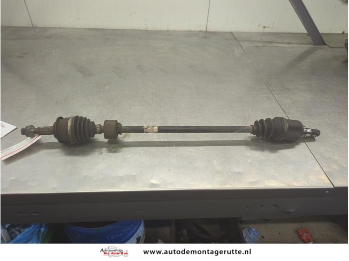Gebruikte Aandrijfas rechts-voor Opel Agila O206103