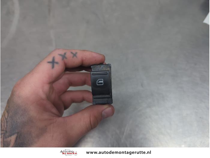 Gebruikte Ruit schakelaar elektrisch Seat Mii O206131