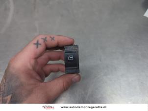 O206131 Gebruikte ruit schakelaar elektrisch Seat Mii