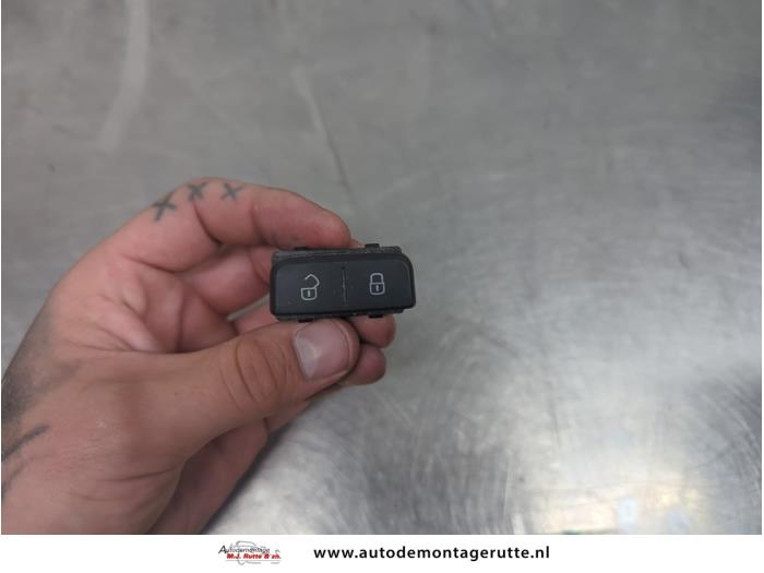 Gebruikte Centrale deurvergrendeling Schakelaar Seat Mii O206132