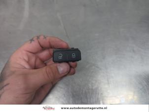 O206132 Gebruikte centrale deurvergrendeling schakelaar Seat Mii
