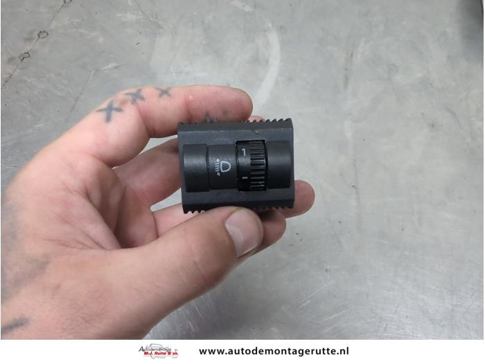 Gebruikte Schakelaar Koplamp Ihv Seat Mii O206147