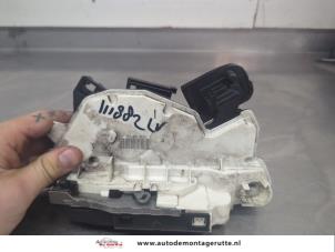 O206219 Gebruikte deurslot mechaniek 4deurs links-voor Volkswagen Golf