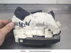 O206221 Gebruikte deurslot mechaniek 4deurs rechts-voor Volkswagen Golf