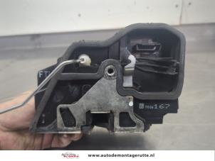 O206236 Gebruikte portierslot mechaniek 4deurs links-voor BMW X3