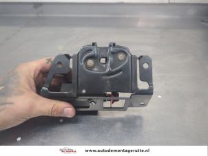 O206237 Gebruikte achterklep slotmechaniek BMW X3
