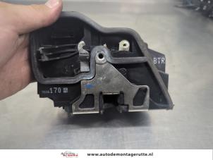 O206246 Gebruikte portierslot mechaniek 4deurs rechts-voor BMW X3