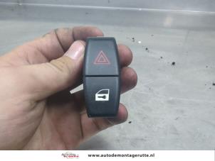 O206265 Gebruikte alarmlicht schakelaar BMW X3