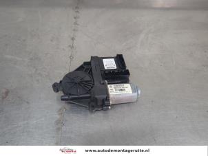 O206397 Gebruikte raammotor portier Volkswagen Touran