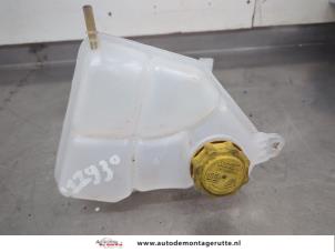 O206428 Gebruikte koelvloeistof reservoir Mazda 2