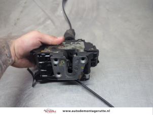 O206527 Gebruikte portierslot mechaniek 4deurs rechts-achter Renault Megane