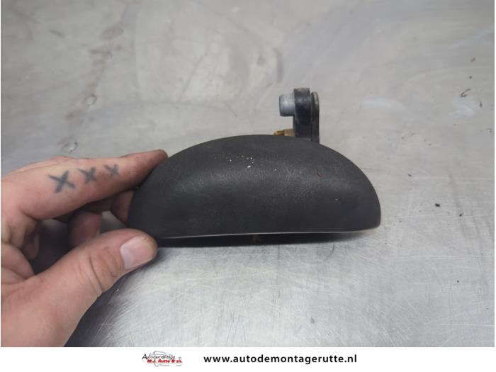 Gebruikte Portiergreep 2Deurs links Peugeot 107 O206547