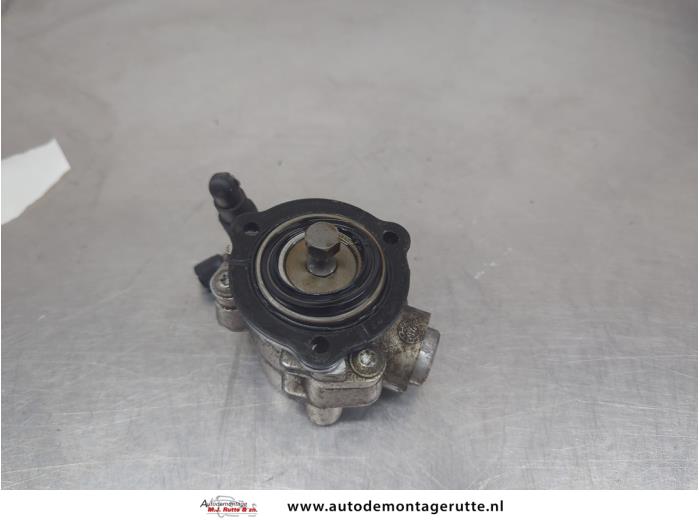 Gebruikte Hogedrukpomp Opel Zafira (M75) 2.2 16V Direct Ecotec Prijs € 350,00 Margeregeling aangeboden door Autodemontage M.J. Rutte B.V.
