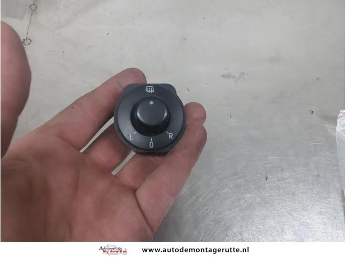 Gebruikte Schakelaar Spiegel Volkswagen Polo O206563