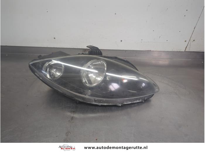 Gebruikte Koplamp rechts Seat Leon O206574