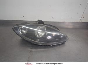 O206574 Gebruikte koplamp rechts Seat Leon