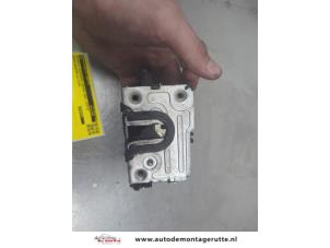 O206577 Gebruikte portierslot mechaniek 4deurs links-achter Dacia Sandero