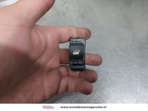 O206608 Gebruikte elektrisch raam schakelaar Citroen C4