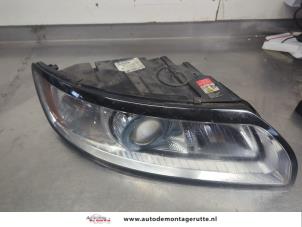 O206627 Gebruikte rechter koplamp Volvo V50
