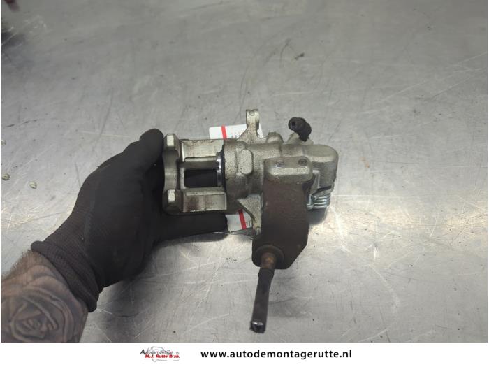 Gebruikte Remklauw (Tang) rechts-achter Ford Focus O206648