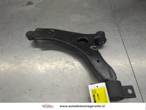 O206656 Gebruikte draagarm rechts-voor Ford Focus