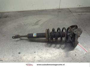 O206678 Gebruikte voorpoot rechts Volkswagen Passat