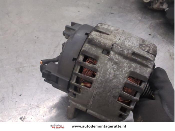 Dynamo van een Volkswagen Polo V (6R) 1.4 TSI 16V BlueGT 2013
