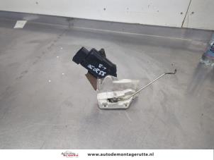 O206722 Gebruikte portierslot mechaniek 4deurs links-achter Opel Agila