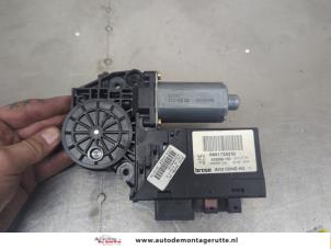 O206729 Gebruikte raammotor portier Peugeot 307